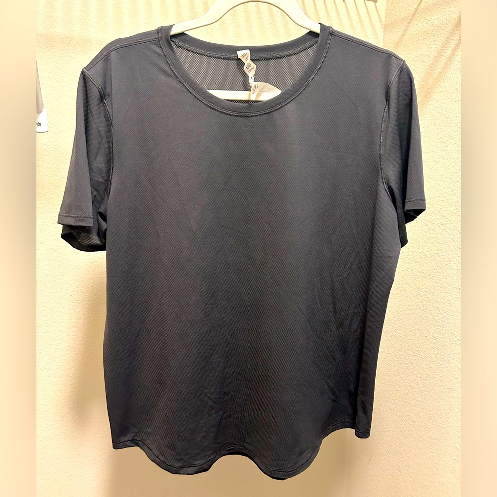 Lululemon grey mesh short sleeve. Ladies size 12. Lightweight & perfect for gym!